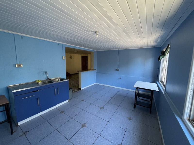 Venta de Amplia Casa para Uso Comercial O Habitacional.