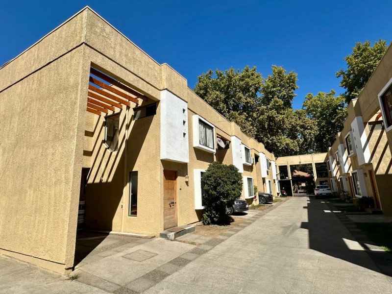 Casa de 2 Pisos en Condominio Nuevo Norte