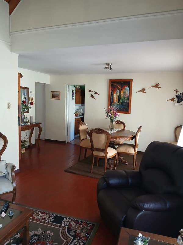 Se Vende Amplia Casa en Santa María de Colín, Talca