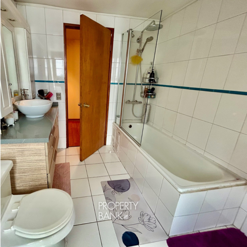 Casa Con Parque Privado en el Corazón de la Reina