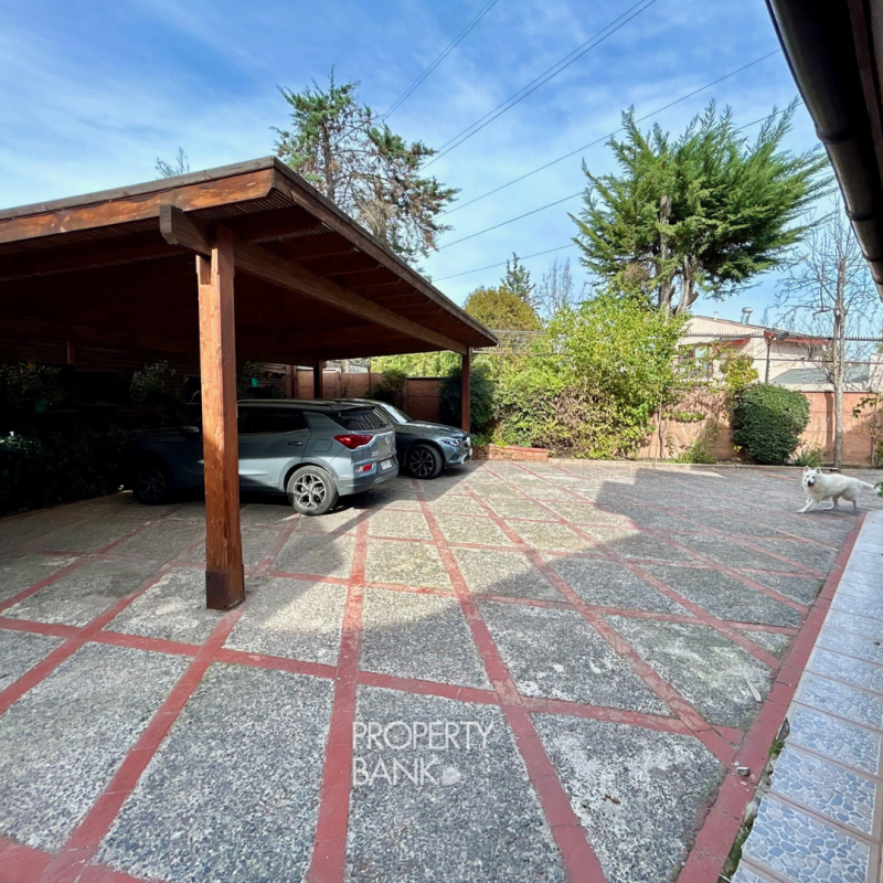 Casa Con Parque Privado en el Corazón de la Reina