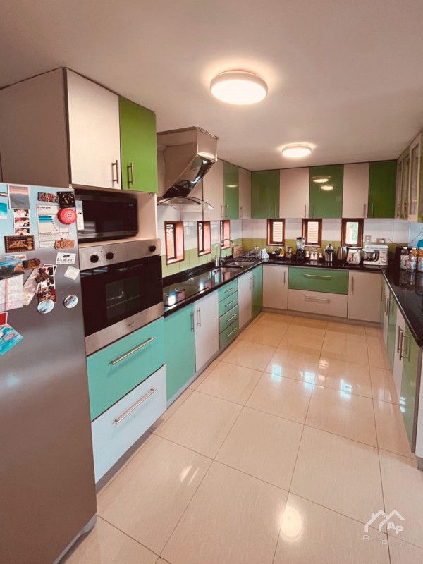 Vendo Linda y Amplia Casa 4D/3B, Gran Sala de Juegos