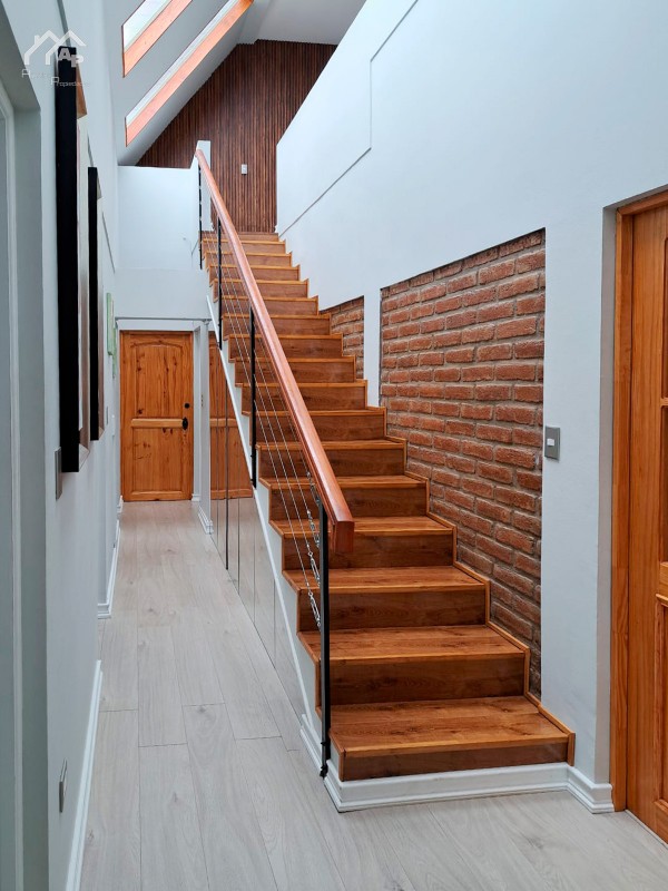Vendo Linda y Amplia Casa 4D/3B, Gran Sala de Juegos