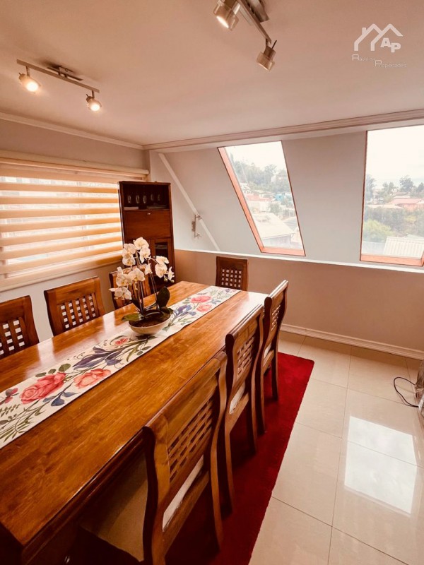 Vendo Linda y Amplia Casa 4D/3B, Gran Sala de Juegos