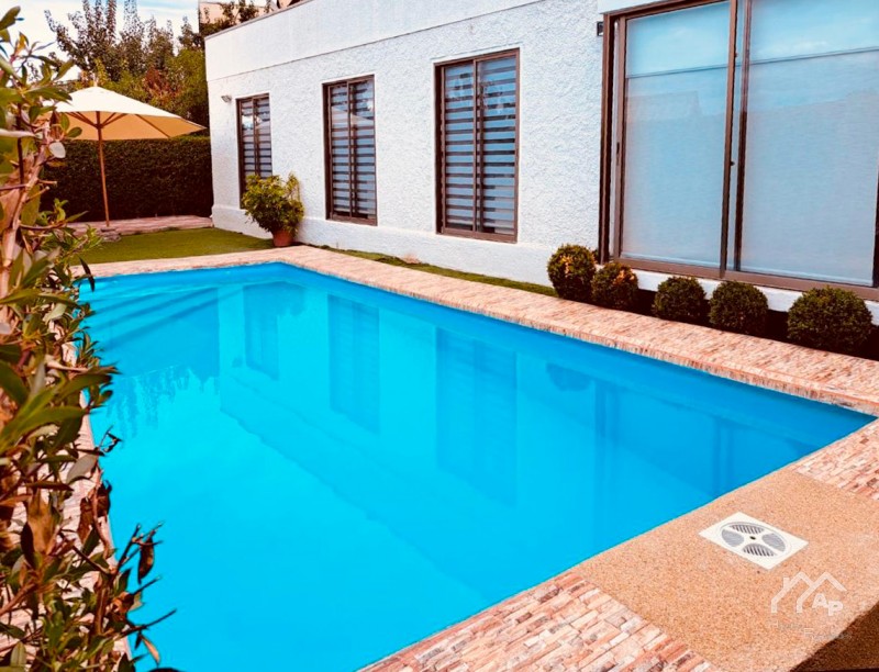 Vendo Linda y Amplia Casa 4D/3B, Gran Sala de Juegos