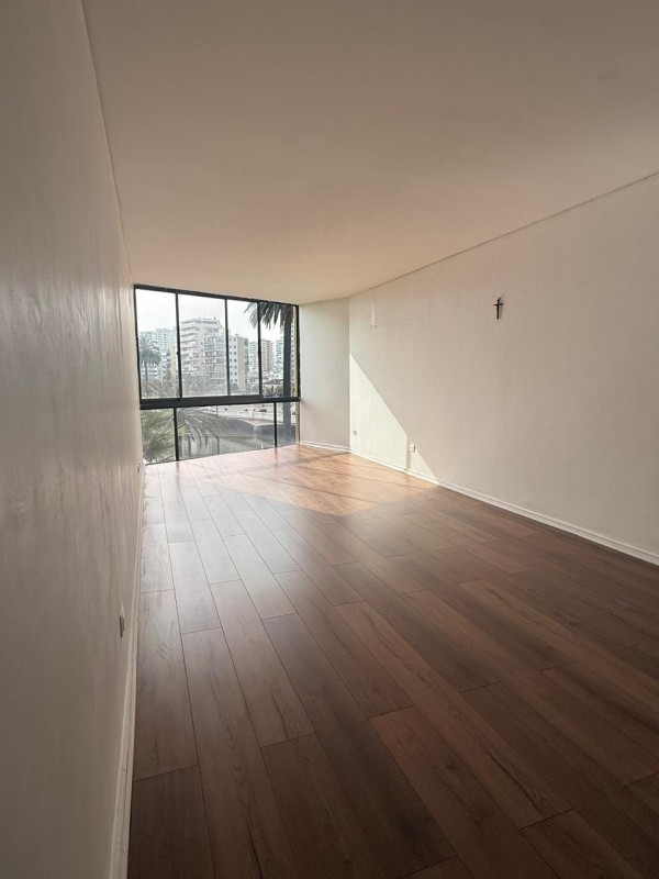 Venta Amplio Departamento Avenida la Marina