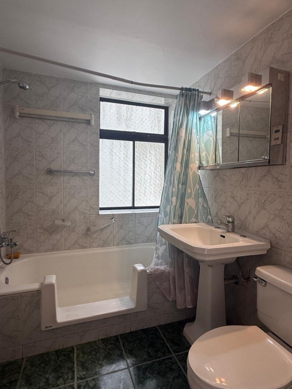Venta Amplio Departamento Avenida la Marina