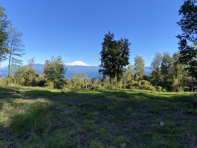 Rivera Norte Lago Villarrica Vista Al Lago y Volcán