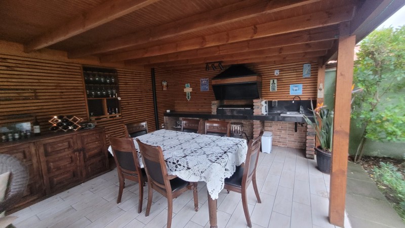 Venta de Casa Independiente Sector Central Sólida