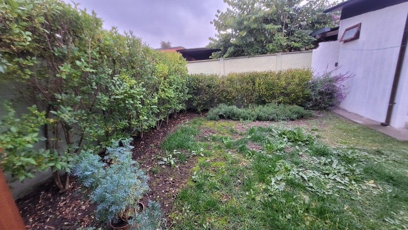 Venta de Casa Independiente Sector Central Sólida