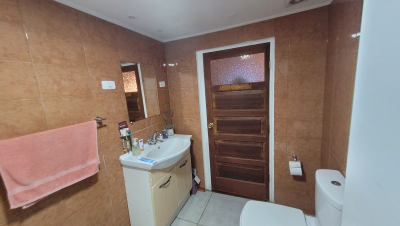 Venta de Casa Independiente Sector Central Sólida