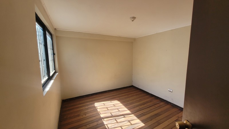 Casa Material Sólido Con Sitio en Linares Sector Comercial