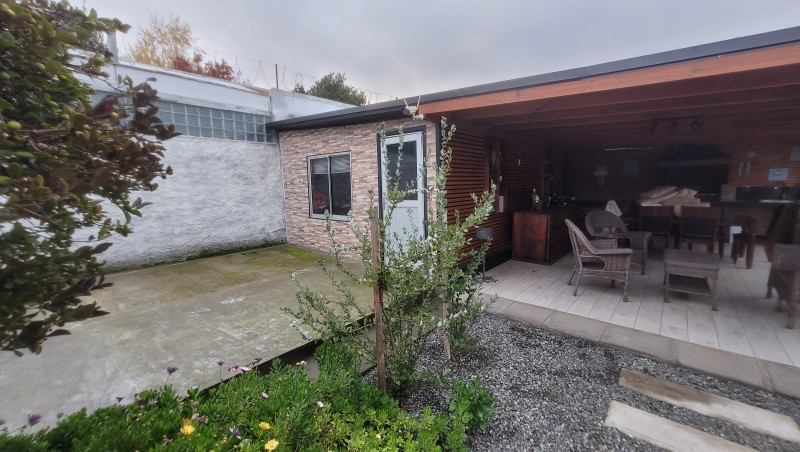 Venta de Casa Independiente Sector Central Sólida