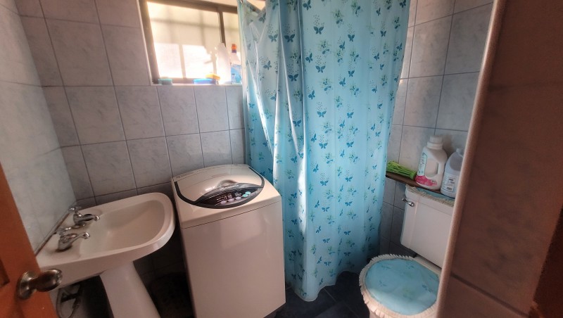 Parcela de 10.8 Hás Con 4.8 Acciones Agua 2 Casas y Piscina