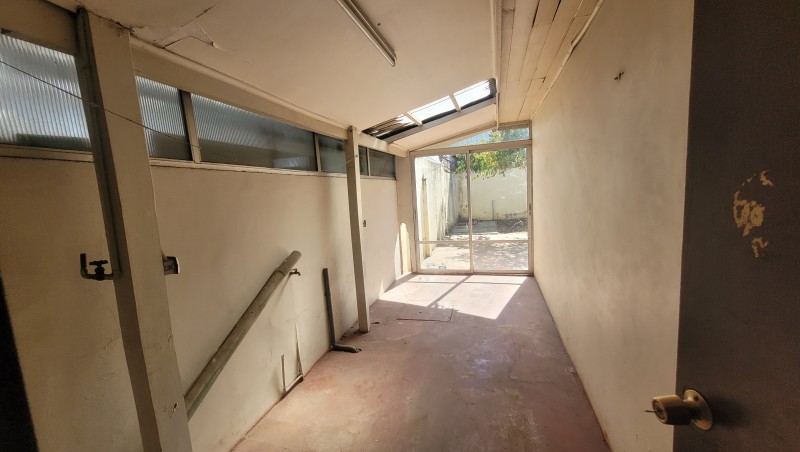 Casa Material Sólido Con Sitio en Linares Sector Comercial