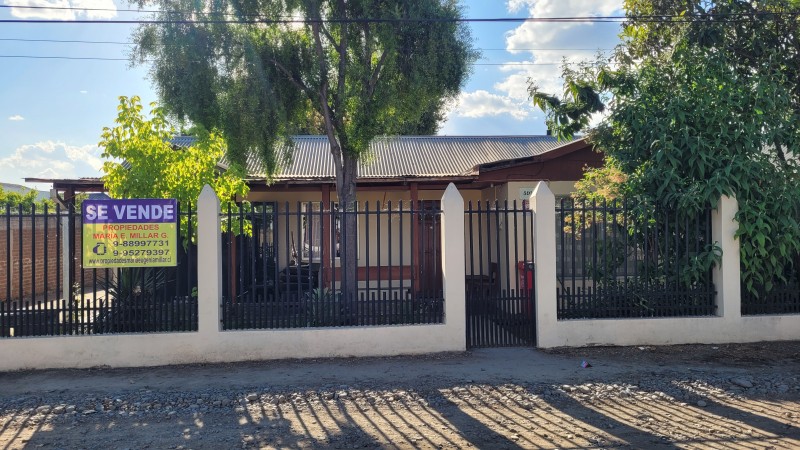 Casa Material Solida Con Local en Sector Bellavista