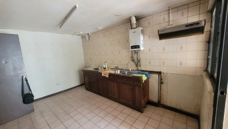 Casa Material Sólido Con Sitio en Linares Sector Comercial