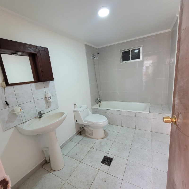 Casa, Local, Galpones, Quinta . 7.400 M2 de Terreno