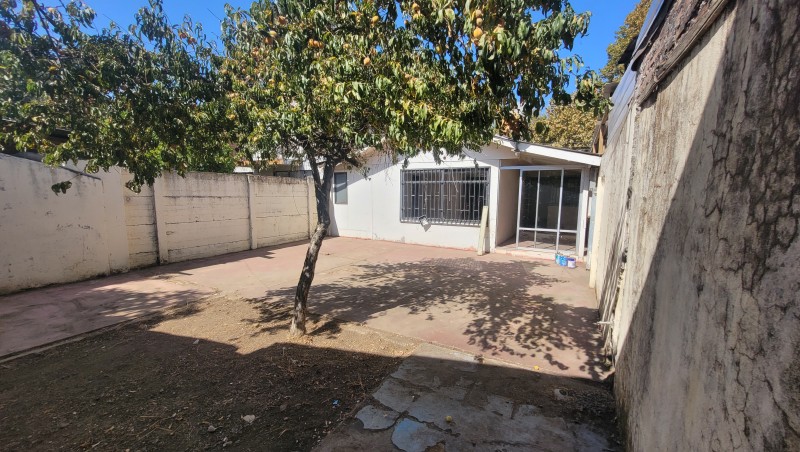 Casa Material Sólido Con Sitio en Linares Sector Comercial