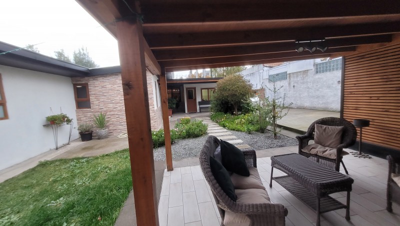 Venta de Casa Independiente Sector Central Sólida