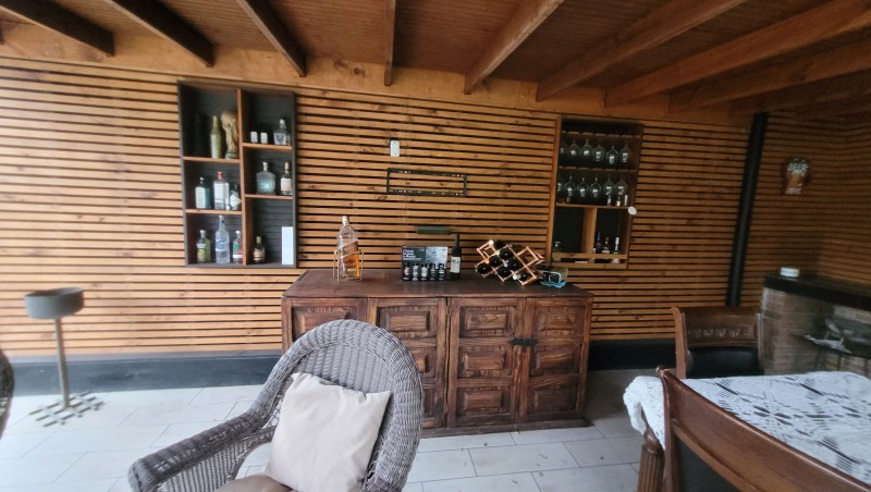 Venta de Casa Independiente Sector Central Sólida