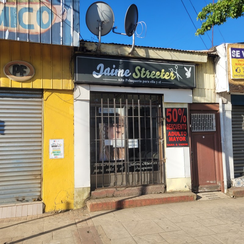 Venta de Locales Comerciales Dim. 12 X 22M en Avda. Anibal