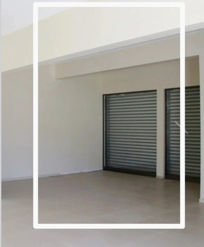 Amplio Local en Excelente Estado Finas Terminaciones