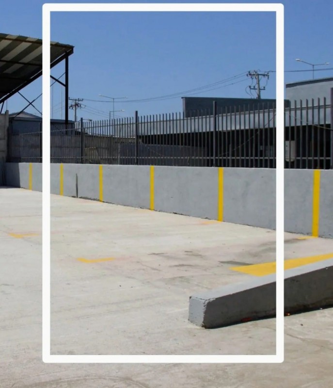 Amplio Local en Excelente Estado Finas Terminaciones