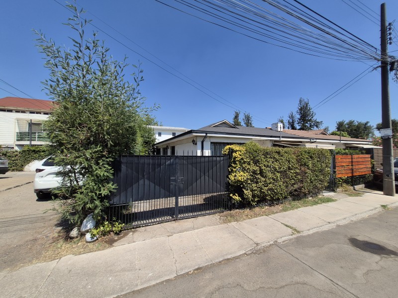 Casa un Piso en Sector Residencial la Reina , Tranquilidad