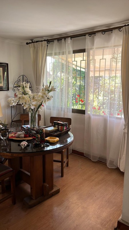 Casa un Piso en Sector Residencial la Reina , Tranquilidad