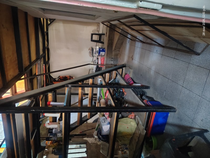 Se Vende Casa en Esquina Grande y Amplia Semi Construida