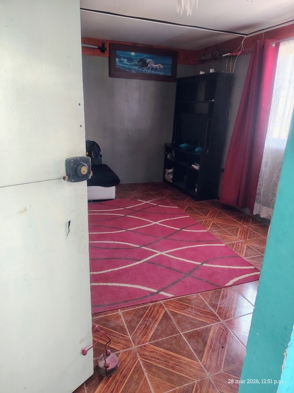 Se Vende Casa en Esquina Grande y Amplia Semi Construida