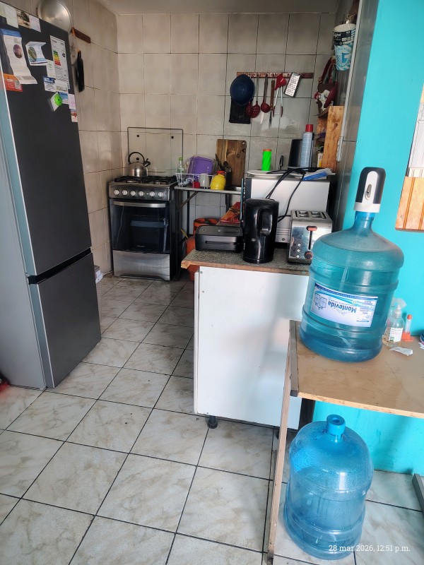 Se Vende Casa en Esquina Grande y Amplia Semi Construida