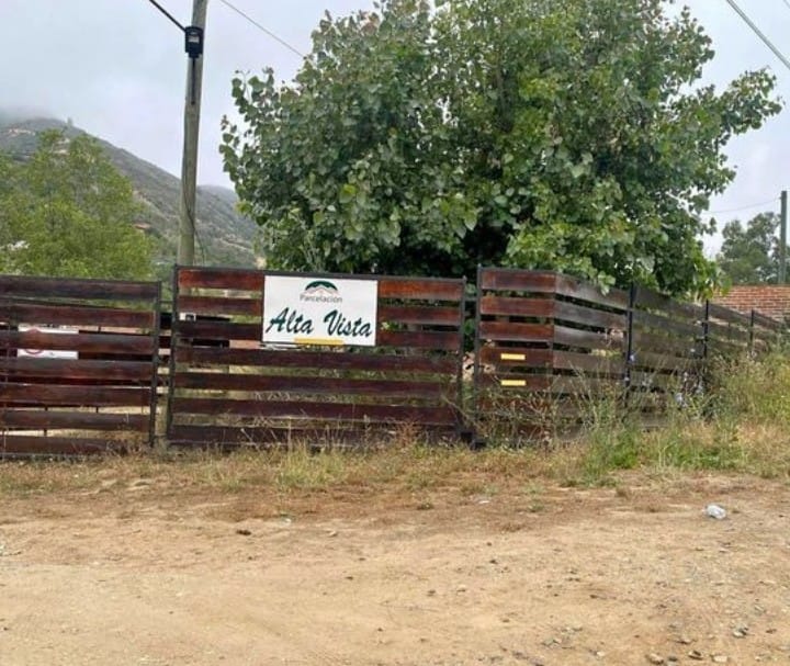 Se Vende Parcela Con Casa y Piscina en Casablanca