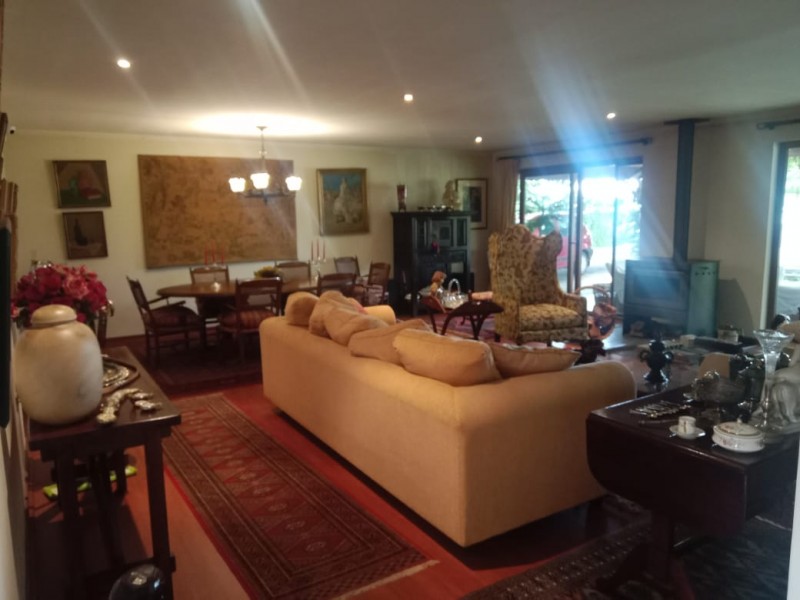 Se Vende Espectacular Parcela Con Casa en Linares