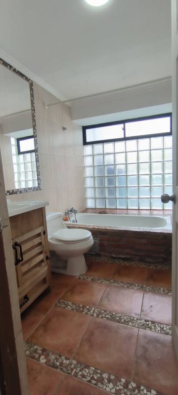 Se Vende Hermosa Casa en Avenida España de Curicó