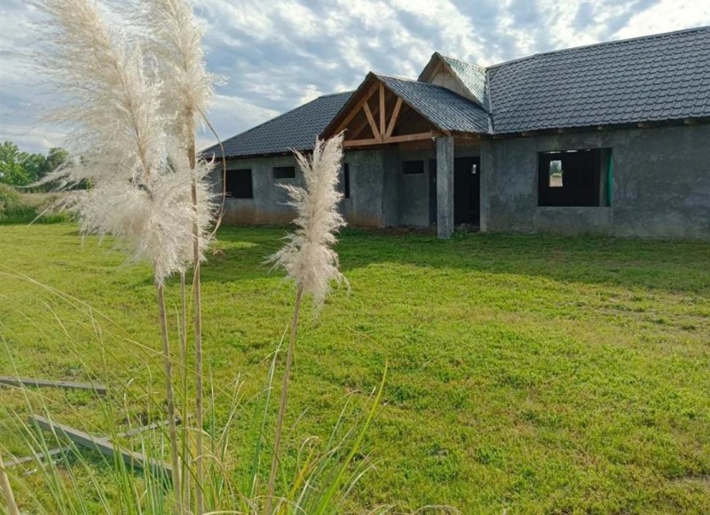 Se Vende Hermosa Parcela Con Construcción