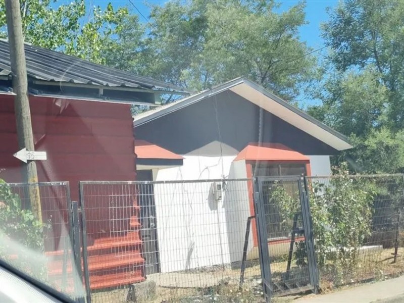 Se Vende Hermoso Local Con Casa en Linares