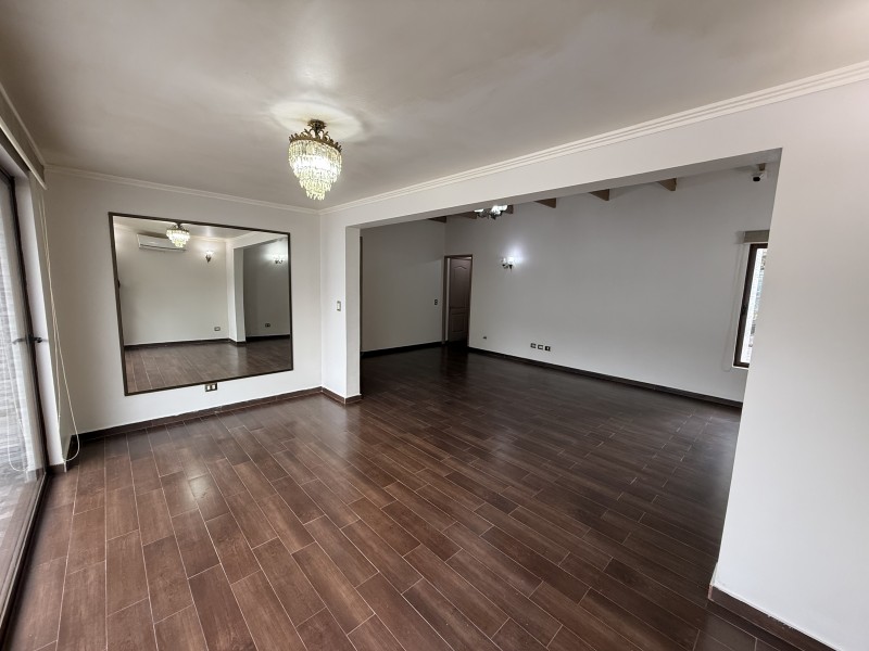 Se Vende Casa en Sector Residencial de Talca