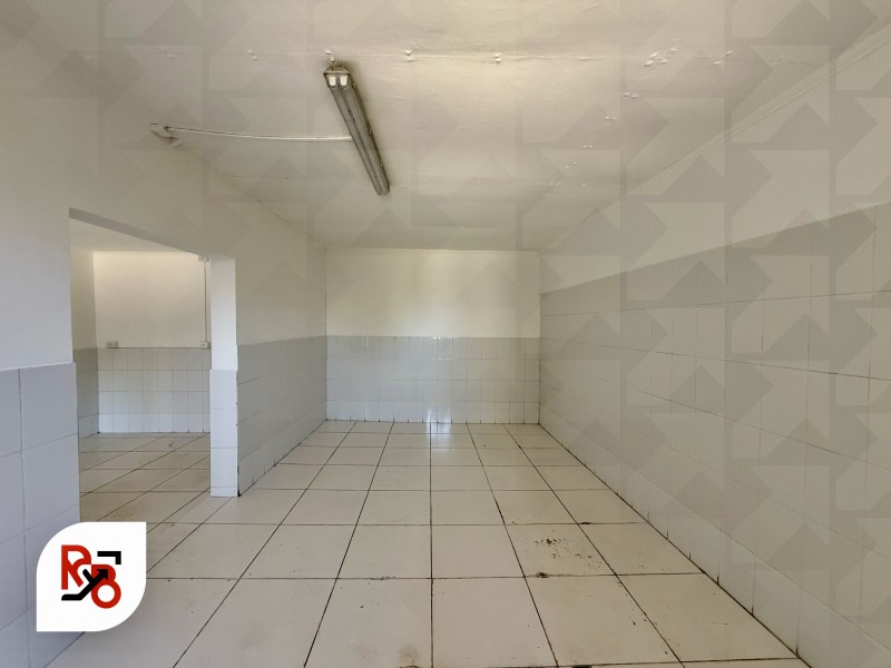 Se Arrienda Galpon de 850 Mts en Maquehua, Curicó