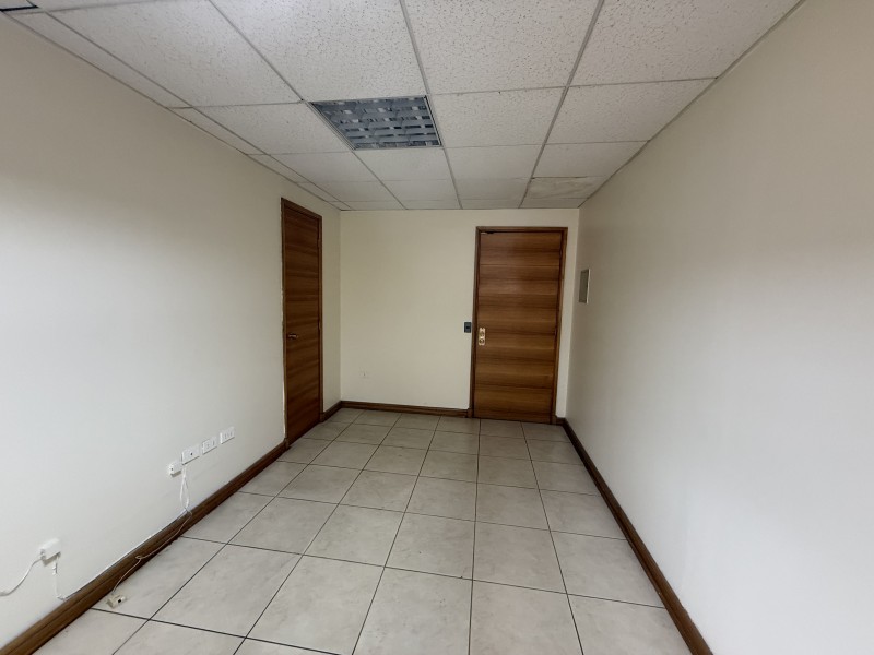 Se Arrienda Funcional Oficina en Edificio 2000 Talca