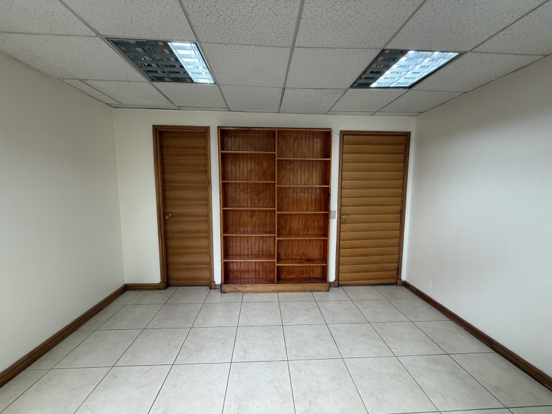 Se Arrienda Funcional Oficina en Edificio 2000 Talca