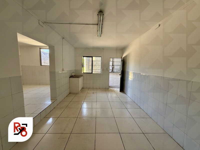 Se Arrienda Galpon de 850 Mts en Maquehua, Curicó