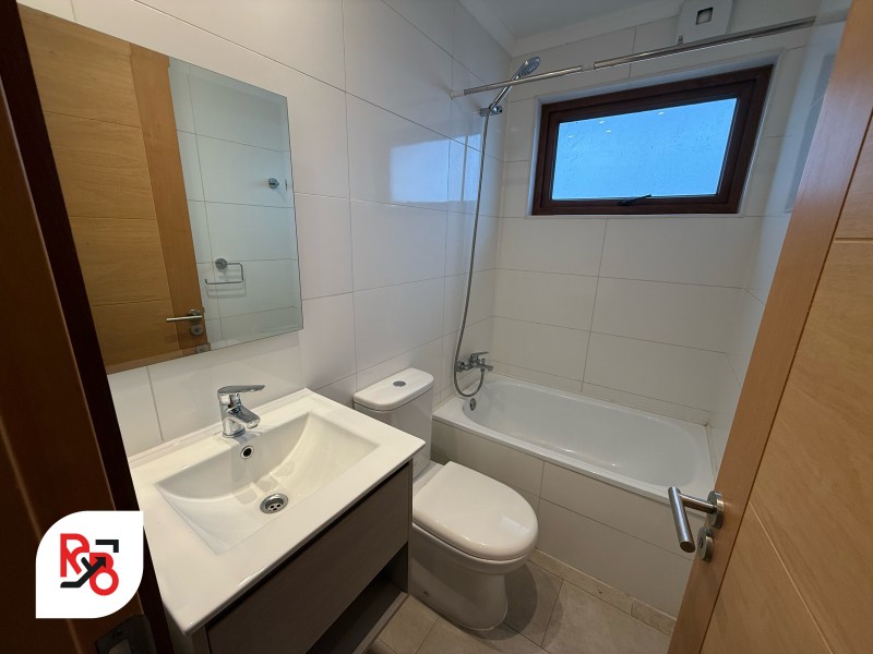 Amplia Casa en Condominio la Castellana