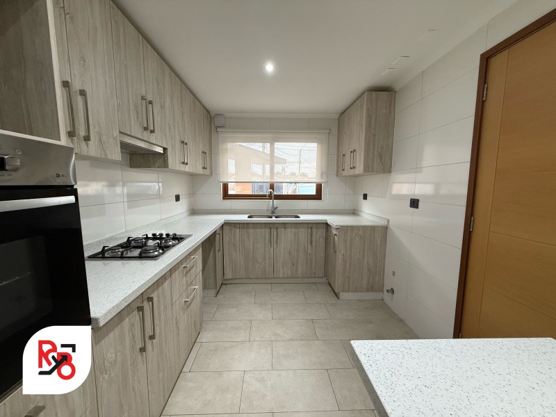 Amplia Casa en Condominio la Castellana