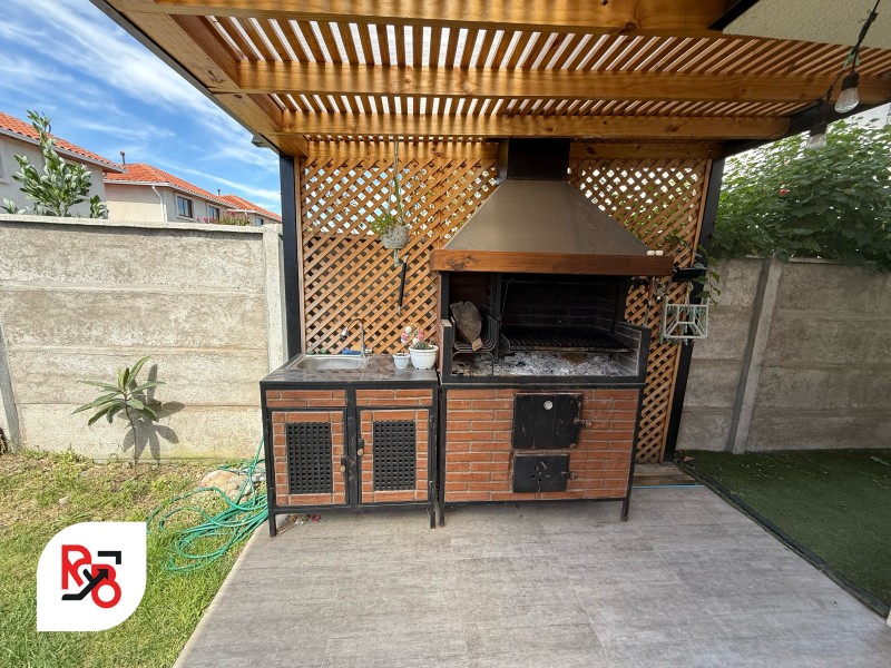 Se Arrienda Hermosa Casa en Condominio Alto Maule, Talca