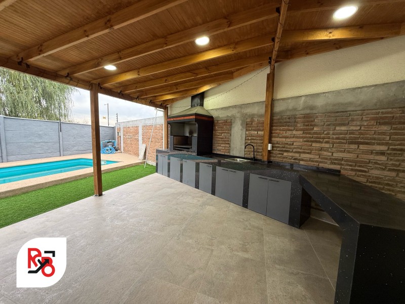 Amplia Casa en Condominio la Castellana