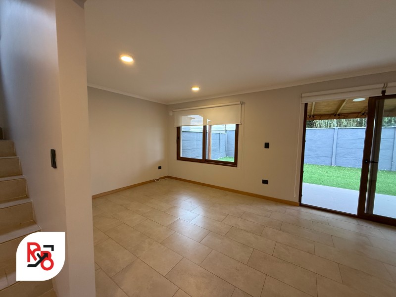 Amplia Casa en Condominio la Castellana