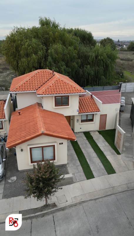 Amplia Casa en Condominio la Castellana