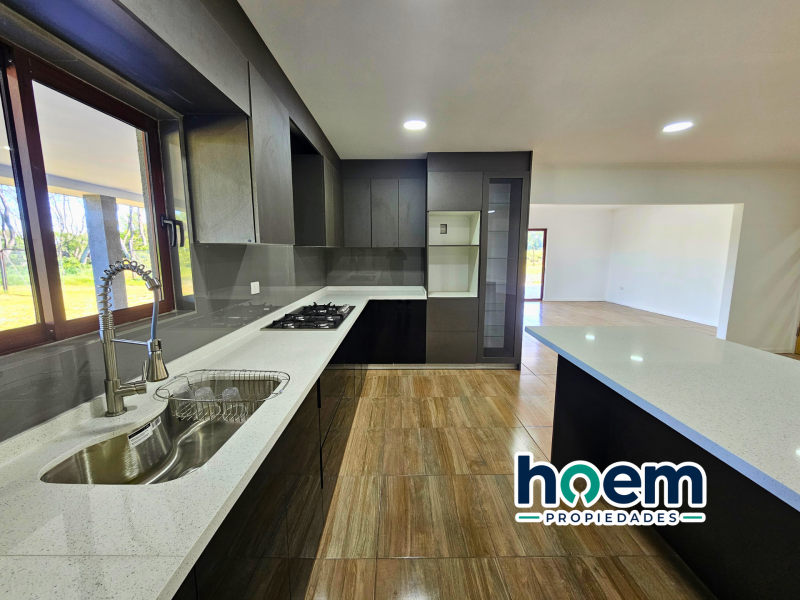 Parcela en Venta Con Moderna Casa, Cerca de Talca